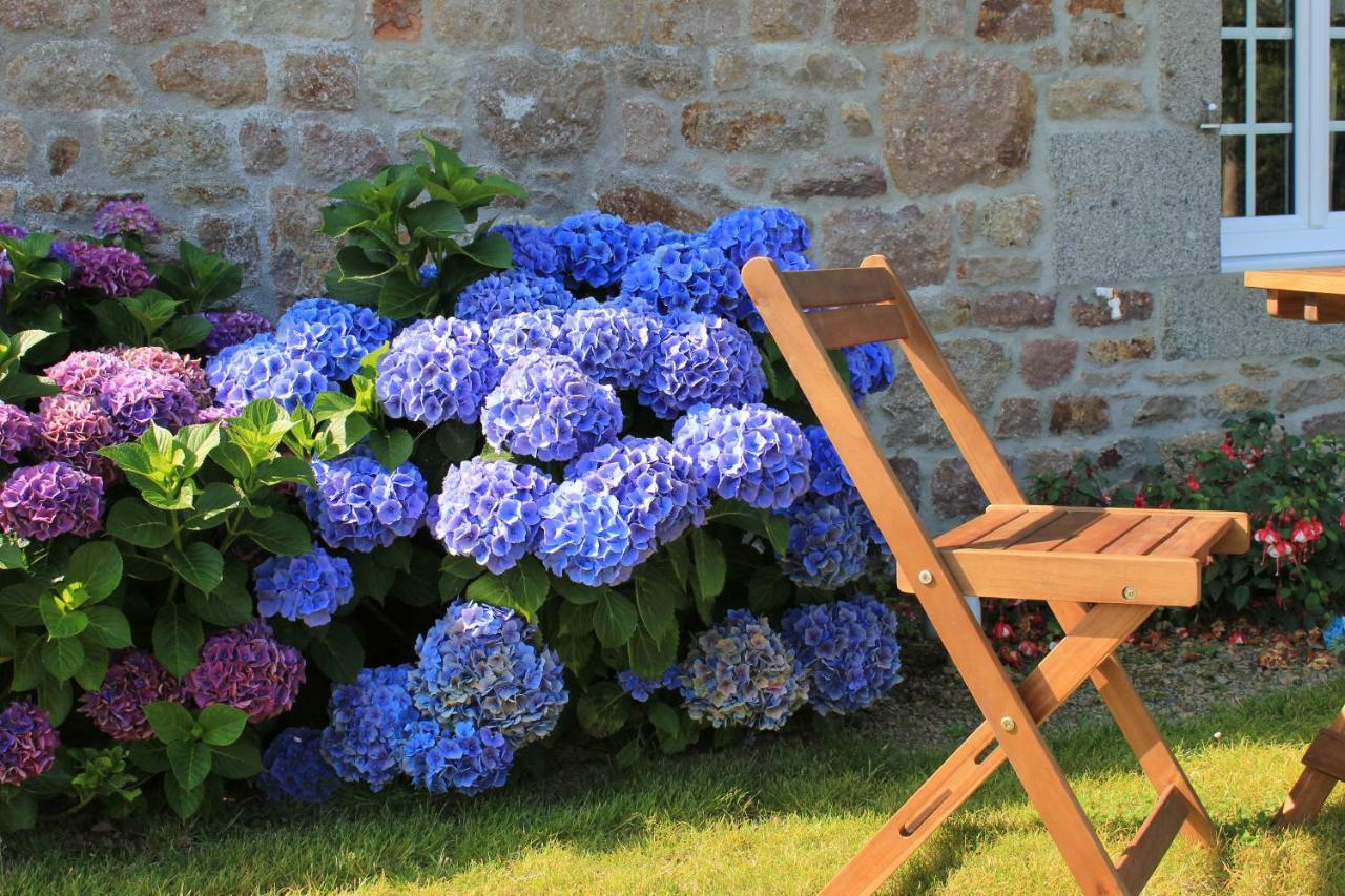 Les Goubelins Bed & Breakfast La Lande-d'Airou Dış mekan fotoğraf